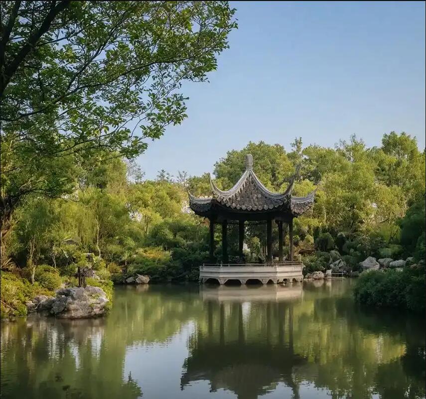 贵阳花溪半梦餐饮有限公司